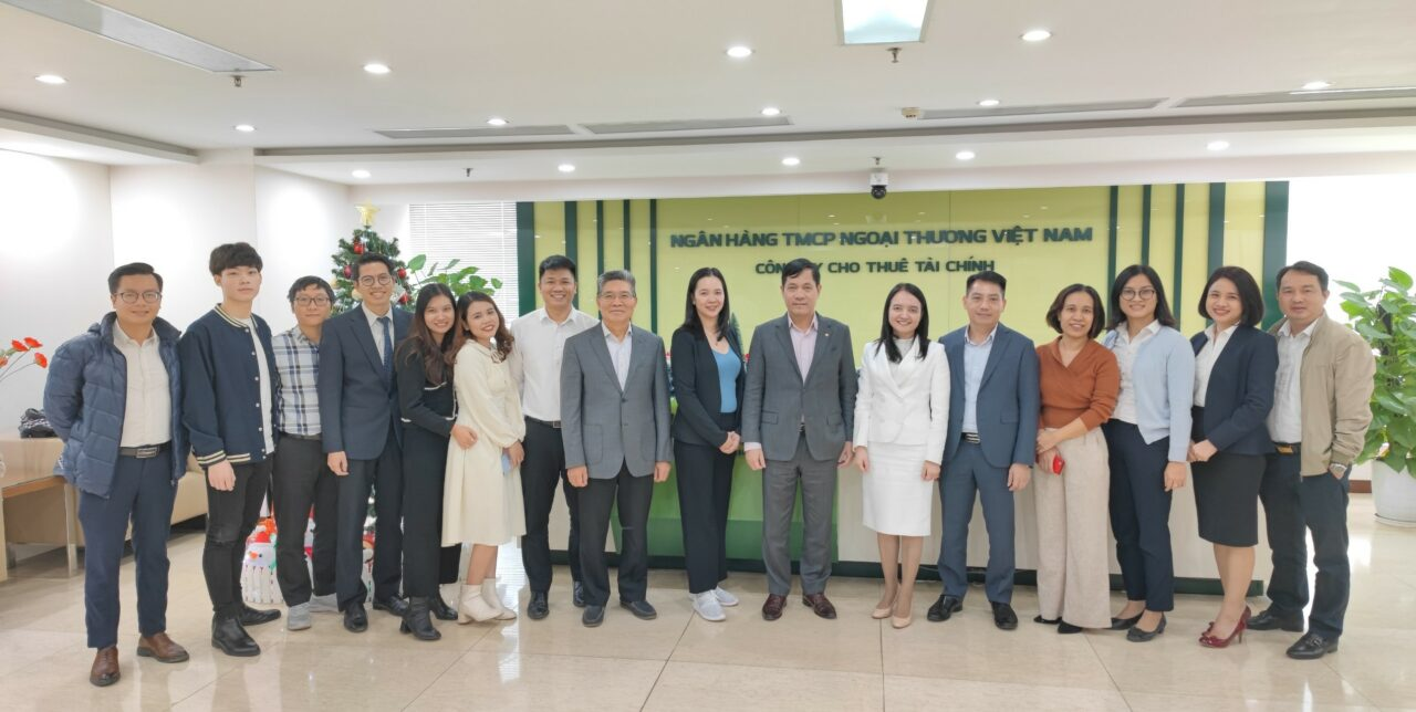 Hình ảnh thành viên tham dự buổi lễ Go-Live tại Vietcombank Leasing Hình ảnh thành viên tham dự buổi lễ Go-Live tại Vietcombank Leasing